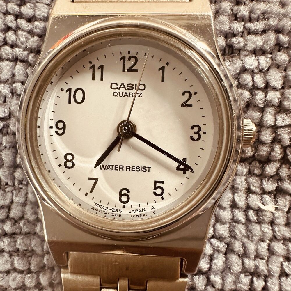 Casio Quartz Silver Tone Women’s Watch White Dial New Battery Working